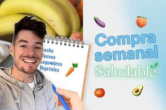 Chico haciendo una lista de la compra